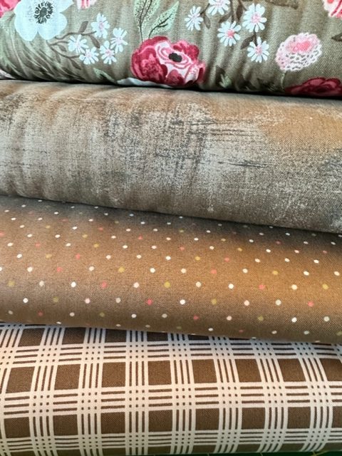 Lovestruck Brown FQ Bundle - 4 FQS - Image 2